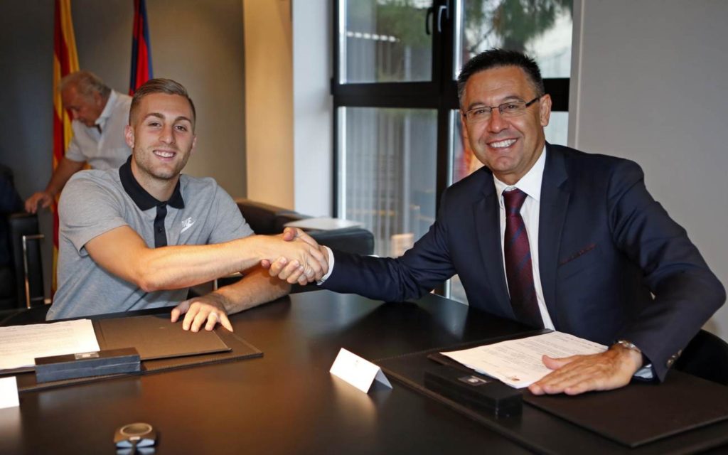 Gerard signs with FC Barcelona.